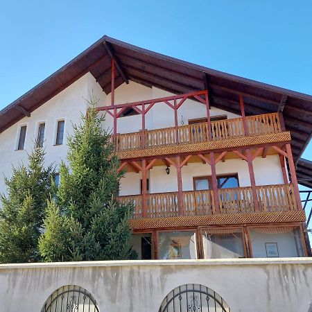 Pensiunea Vera Rîşnov Екстериор снимка